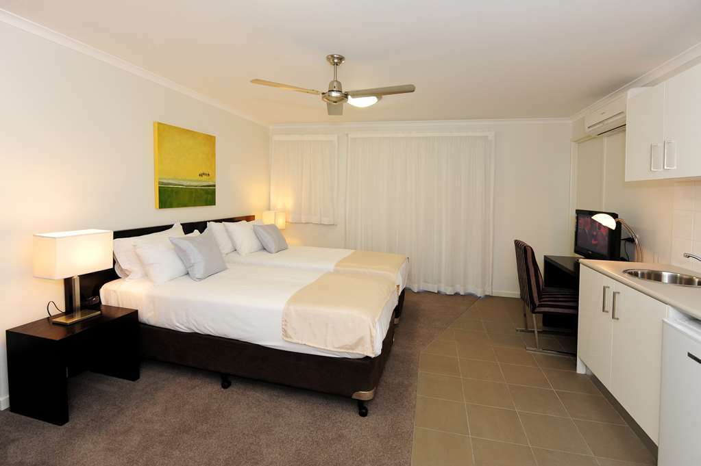 Aparthotel Official 4*