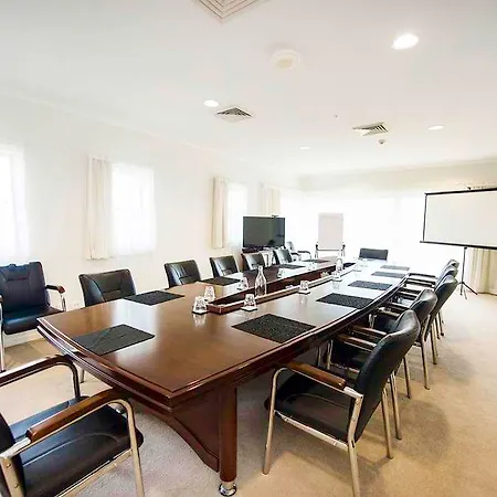Gladstone City Central Apartment Hotel Official 